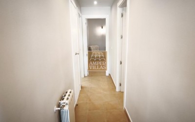 Beautiful, fully refurbished apartment with spacious terraces.